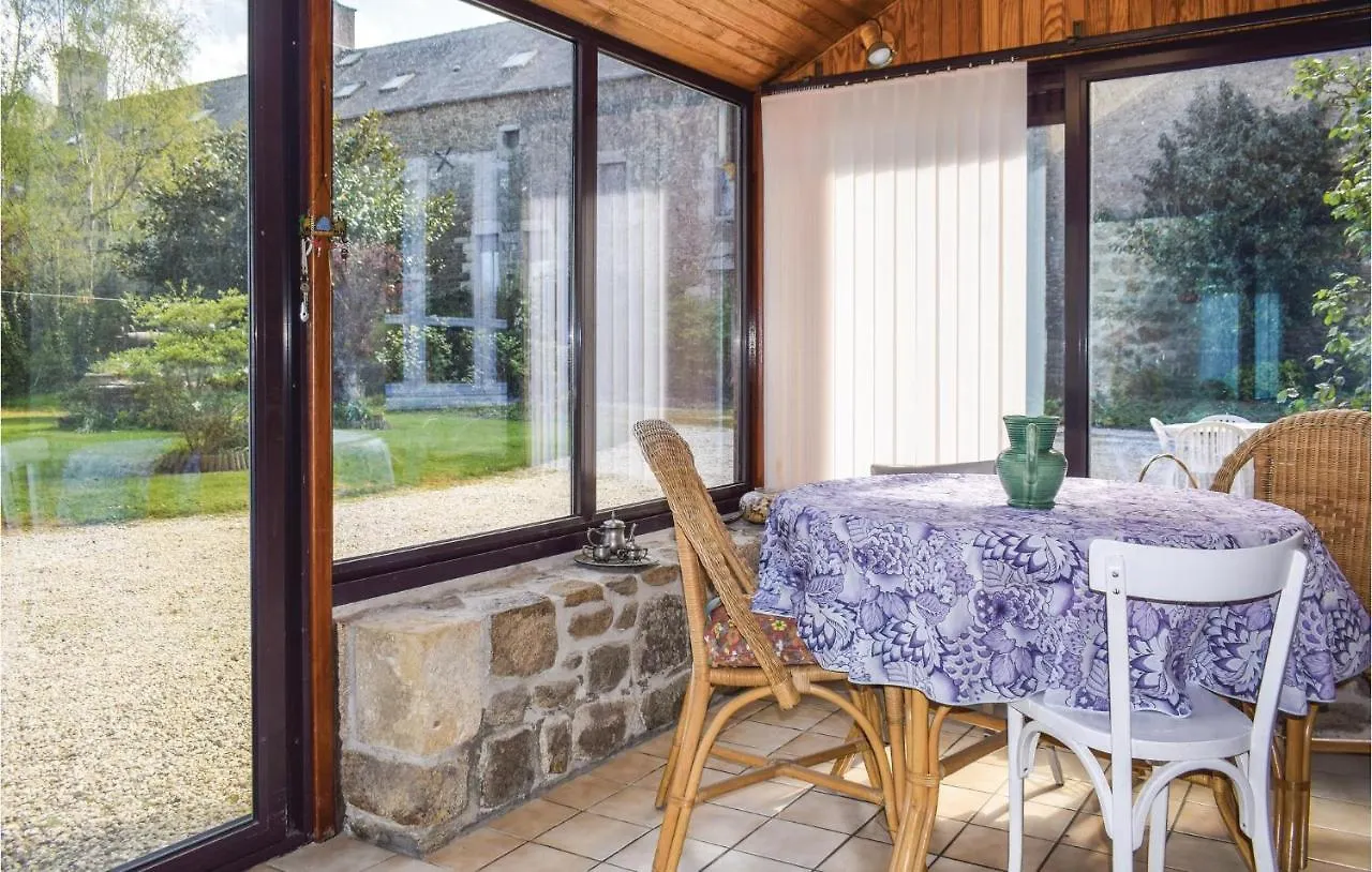 4 Bedroom Awesome Home In Plancoët Francja